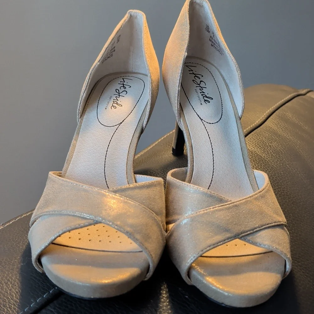 LifeStride Shimmer Gold Peep-Toe Pumps New Size 10